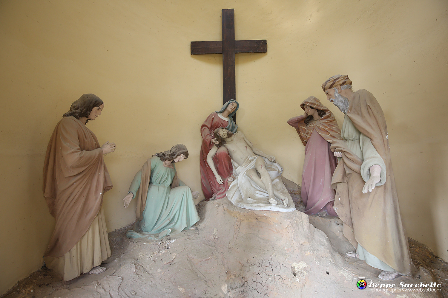 VBS_6791 - I Piloni della Via Crucis del Sacro Monte di Montà d'Alba.jpg